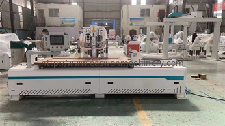 Z eksenli özelleştirilebilir CNC Kapı Makinesi 20 Döner Yatak Rehberi Rayı ve 750W * 2/400W * 1 Servo Motorları