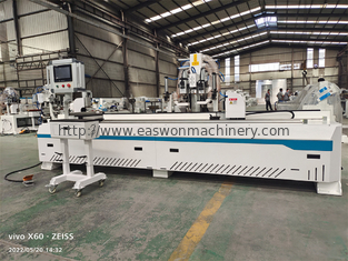 Z eksenli özelleştirilebilir CNC Kapı Makinesi 20 Döner Yatak Rehberi Rayı ve 750W * 2/400W * 1 Servo Motorları